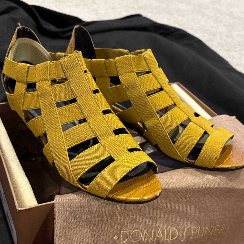 Donald J Pliner golden yellow Cage Sandals - Picture 3 of 16